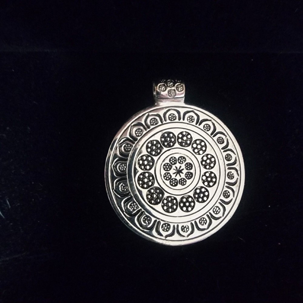 RMN The Roman Co Silver Tone Pendant Tribal Geometric 1.75" Round Statement Nice
